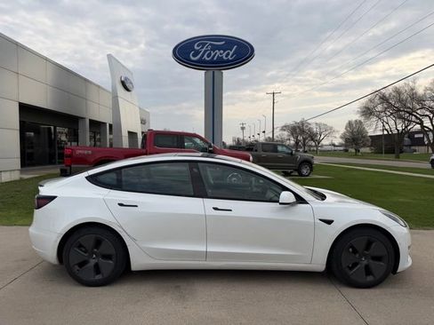 Used 2021 Tesla Model 3 Standard Range Plus image 10