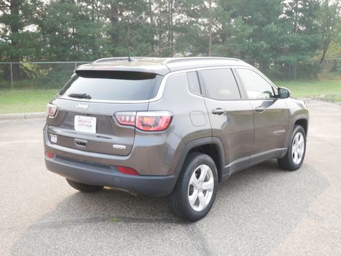 Used 2018 Jeep Compass Latitude w/ Popular Equipment Group AWD/4WD image 5