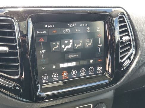 Used 2020 Jeep Compass Limited w/ Advanced Safety Group AWD/4WD image 21