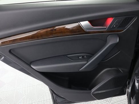 Used 2018 Audi Q5 2.0T Premium Plus w/ Premium Plus Package image 27