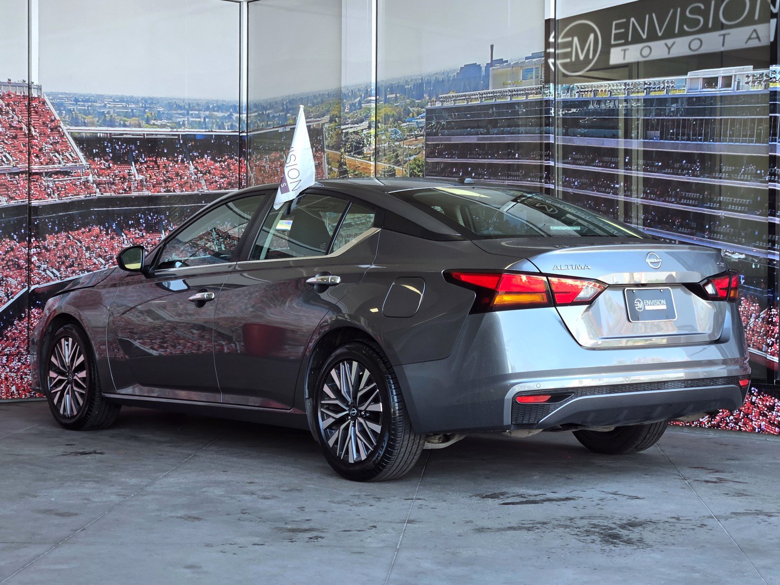 Used 2024 Nissan Altima 2.5 SV FWD image 6