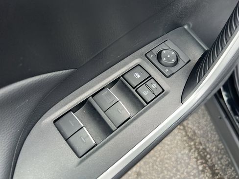 Used 2025 Toyota RAV4 XLE FWD image 15