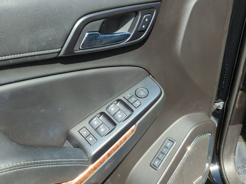 Used 2017 Chevrolet Suburban Premier RWD image 8