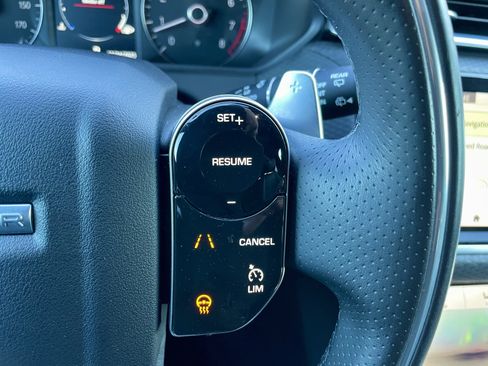 Used 2020 Land Rover Range Rover Velar R-Dynamic S image 22