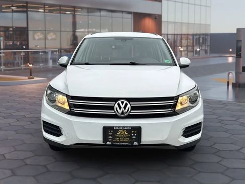 Used 2016 Volkswagen Tiguan S image 2