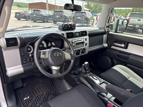 Used 2007 Toyota FJ Cruiser 4WD image 12
