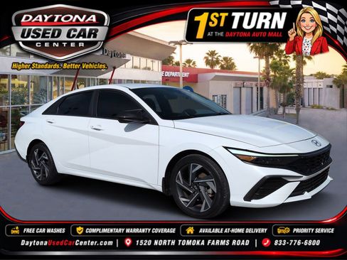Used 2025 Hyundai Elantra Sport FWD image 1