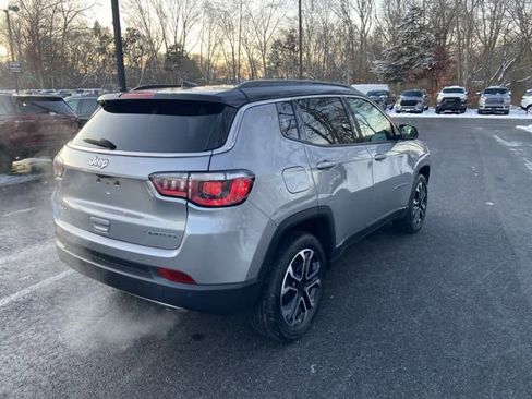 Used 2023 Jeep Compass Limited image 6