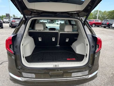 Used 2023 GMC Terrain Denali w/ Denali Premium Package AWD/4WD image 21
