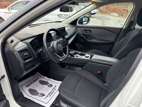 Used 2023 Nissan Rogue S image 16