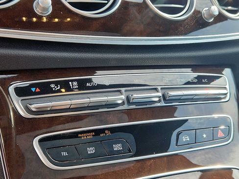 Used 2022 Mercedes-Benz E 350 4MATIC Sedan image 15