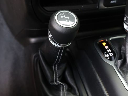 Used 2020 Jeep Gladiator Overland image 24