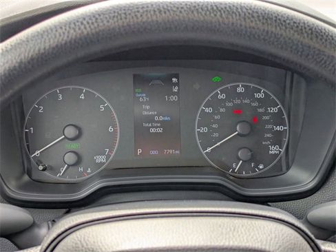 Used 2025 Toyota Corolla LE image 19