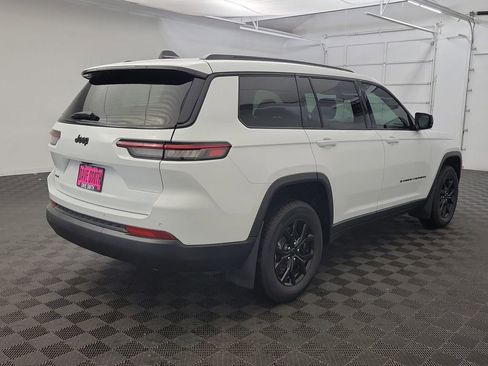 Used 2025 Jeep Grand Cherokee L Laredo image 7