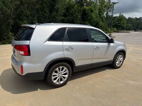 Used 2015 Kia Sorento EX w/ EX V6 Touring Package AWD/4WD image 10