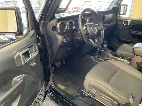 Used 2021 Jeep Gladiator Sport image 11