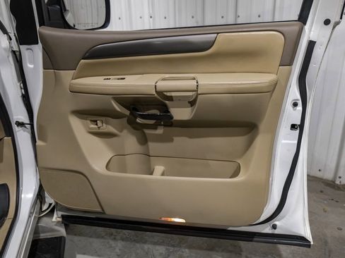 Used 2012 Nissan Armada SV image 44