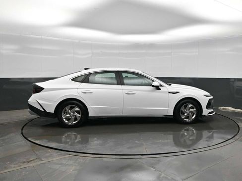 Certified 2025 Hyundai Sonata SE image 9