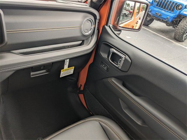 New 2025 Jeep Wrangler Unlimited Sahara AWD/4WD image 12