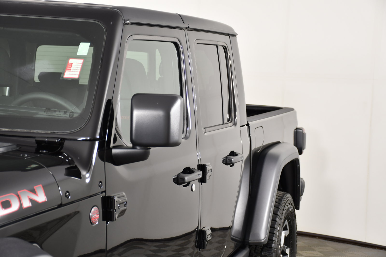 Used 2026 Jeep Gladiator Rubicon AWD/4WD image 13