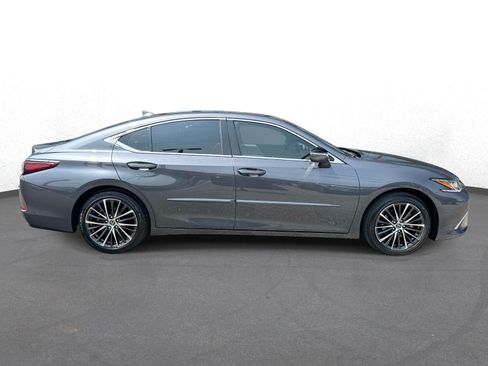 Used 2024 Lexus ES 350 w/ Premium Package FWD image 2