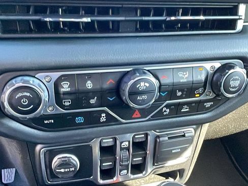 Used 2024 Jeep Wrangler High Altitude image 19