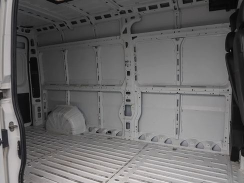 Used 2024 RAM ProMaster 2500 w/ Convenience Group FWD image 16
