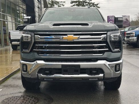 Used 2025 Chevrolet Silverado 2500 LTZ image 8
