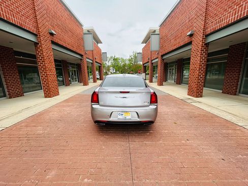 Used 2018 Chrysler 300 S w/ Safetytec Plus Group RWD image 5