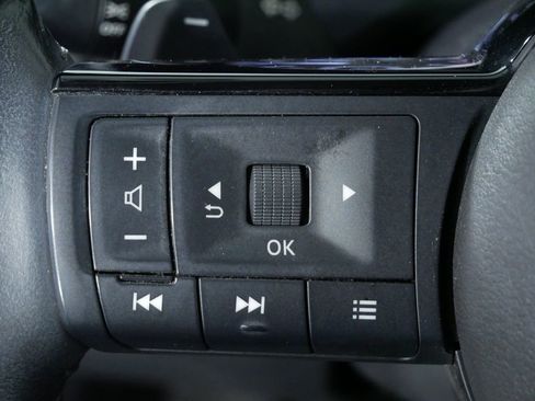 Used 2021 Nissan Rogue SV w/ Premium Package image 25