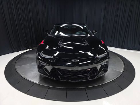Used 2016 Chevrolet Camaro SS RWD image 8