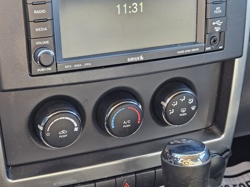 Used 2011 Jeep Liberty Sport image 21