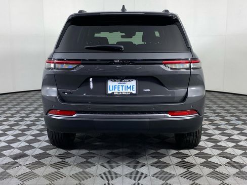 New 2026 Jeep Grand Cherokee Altitude AWD/4WD image 17