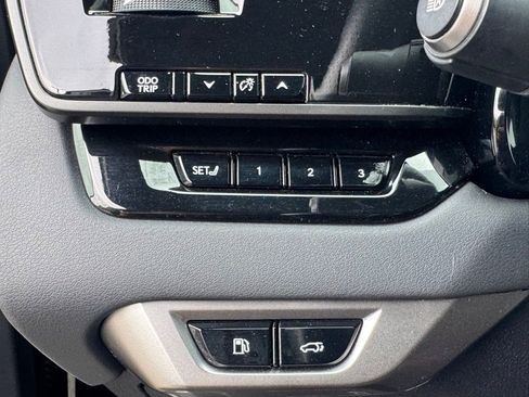 Used 2023 Lexus RX 500h F Sport image 13