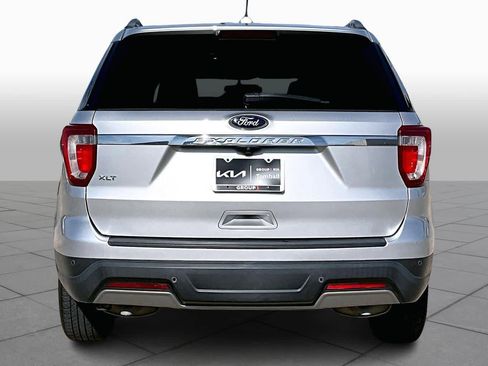 Used 2019 Ford Explorer XLT w/ Equipment Group 201A image 4