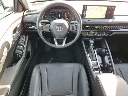 Used 2023 Honda Accord Touring image 12