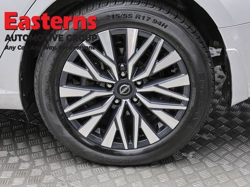 Used 2023 Nissan Altima 2.5 SV w/ SV Premium Package AWD/4WD image 8