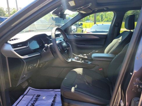 Used 2025 Jeep Grand Cherokee L Laredo RWD image 21
