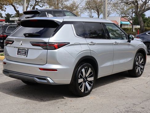 New 2026 Mitsubishi Outlander SEL image 11