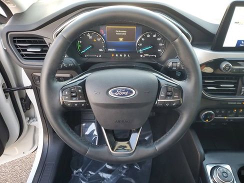 Certified 2022 Ford Escape SE w/ SE Sport Appearance Package image 21