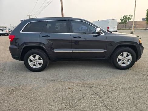 Used 2013 Jeep Grand Cherokee Laredo AWD/4WD image 2