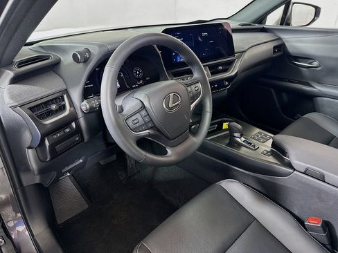 Used 2025 Lexus UX 300h AWD w/ Accessory Package (Z1) image 9