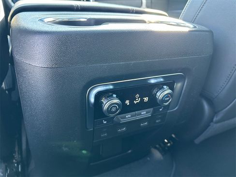 New 2026 GMC Yukon XL Elevation w/ Elevation Premium Package image 32