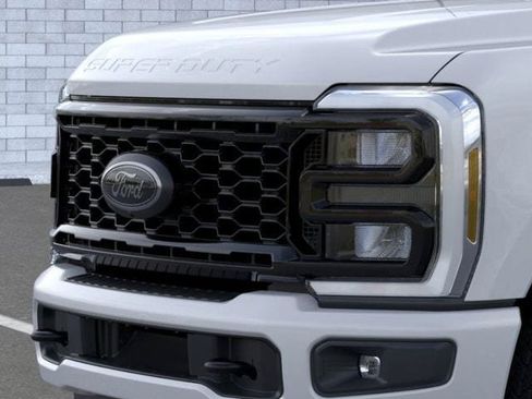New 2026 Ford F250 XLT w/ XLT Premium Package AWD/4WD image 17