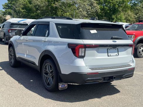 New 2026 Ford Explorer ST-Line AWD/4WD image 5