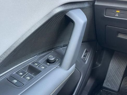 New 2026 Volkswagen Tiguan SE FWD image 16