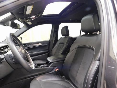 Used 2022 Jeep Grand Cherokee L Laredo image 9