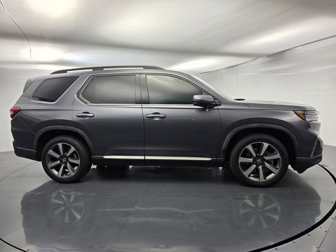 Used 2023 Honda Pilot Elite image 3