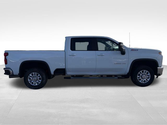 Used 2022 Chevrolet Silverado 2500 LT w/ Convenience Package AWD/4WD image 9