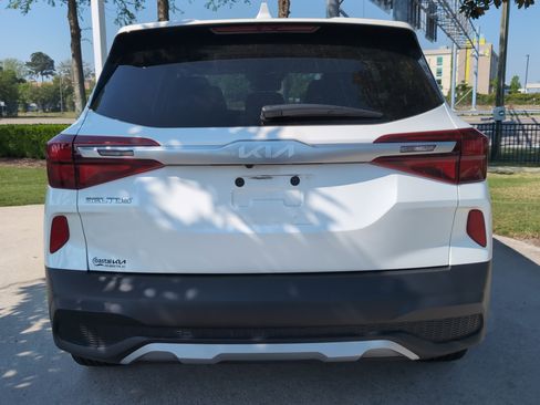 Used 2022 Kia Seltos LX image 9